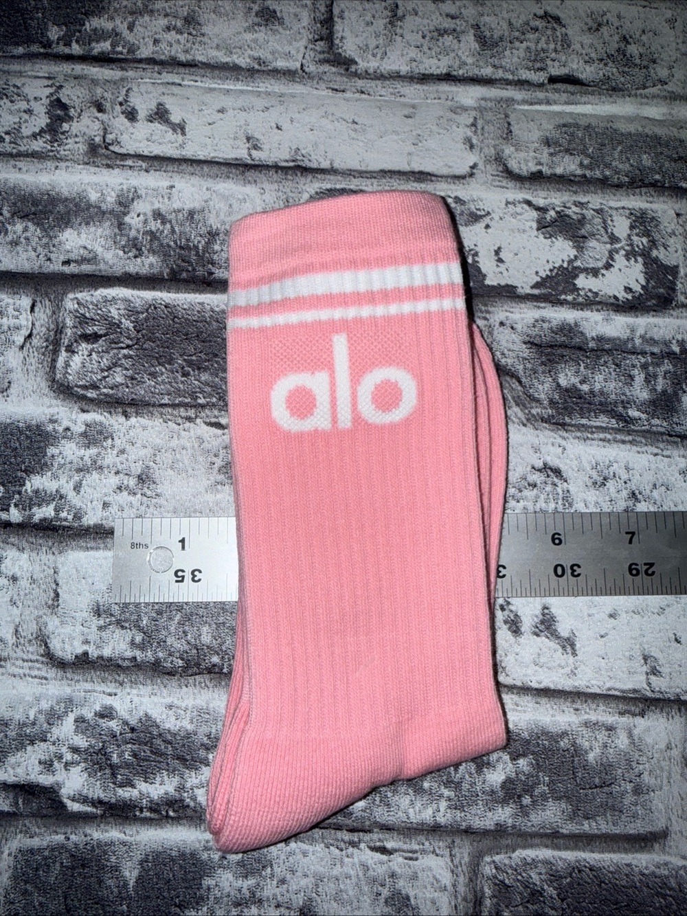 Alo Unisex Throwback Light Pink Socks - Crew Socks - Yoga